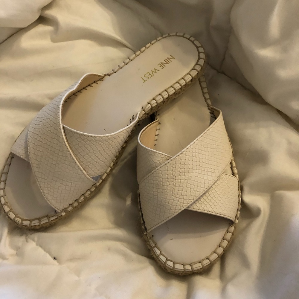 Like new 71/2 Nine West espadrille sandals